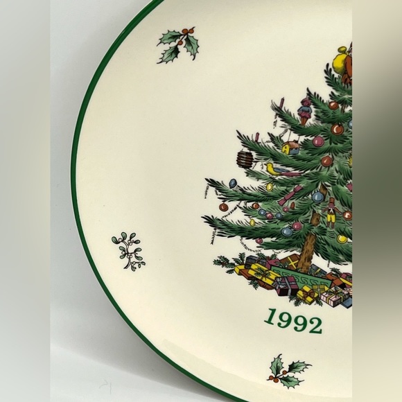 Vintage Spode Christmas Tree Collector 1992 Salad Dessert Plate England 8.5 in - Picture 2 of 7